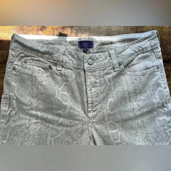 NYDJ | ladies Python print skinny pants/jeans. Size: 8 - Picture 9 of 16